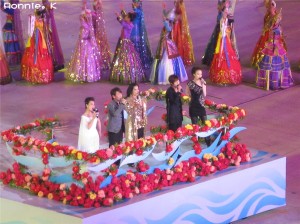Ким Хен Чжун. Фото с ценемонии открытия Азиатских Игр 2010