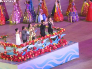 Ким Хен Чжун. Фото с ценемонии открытия Азиатских Игр 2010