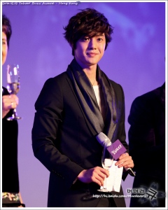 Чан Гын Сок, Мун Гын Ён и Ким Хён Чжун были награждены "Yahoo! Asia Buzz Awards" 2010